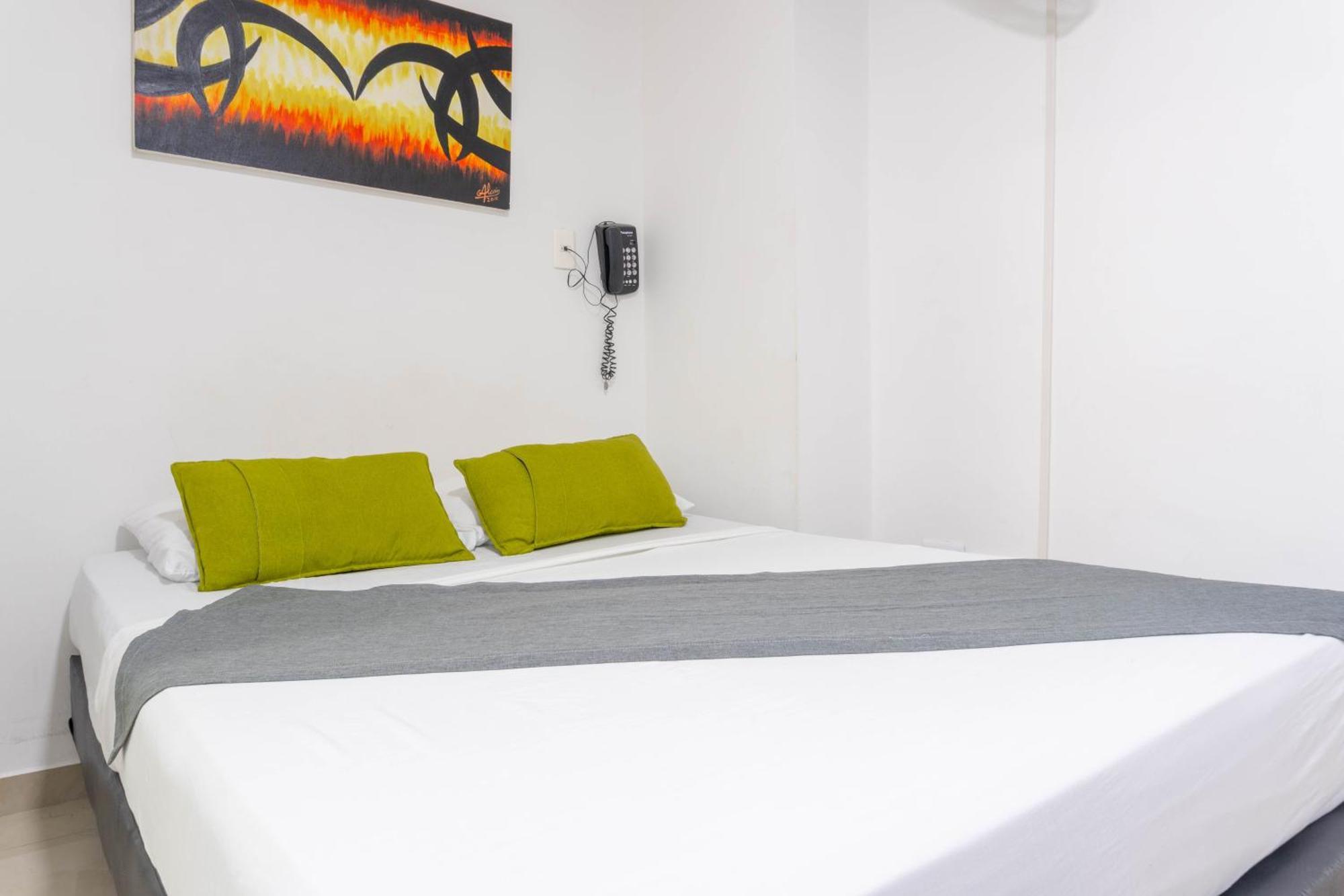 Hotel Park 6 Медельин Экстерьер фото